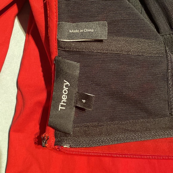 Theory Laureema Off-Shoulder light poplin crimson red blouse Size 4 - Picture 6 of 6